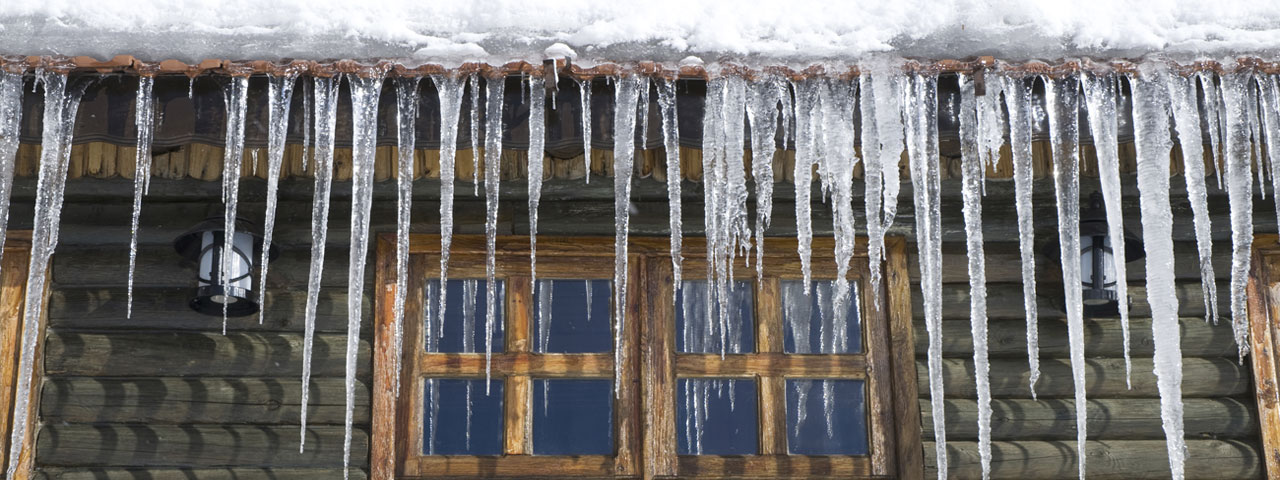 spray foam prevents ice dams by providing proper insulation in Chicago attic spaces